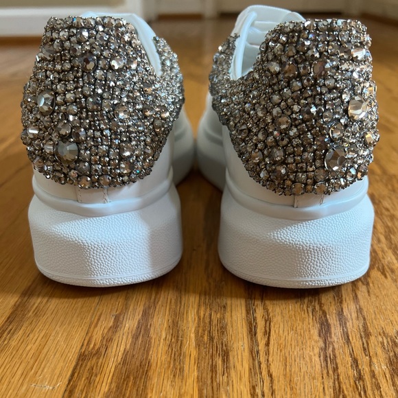 Alexander McQueen Jewel-Counter Leather Oversized Sneaker in 41. - Picture 9 of 10